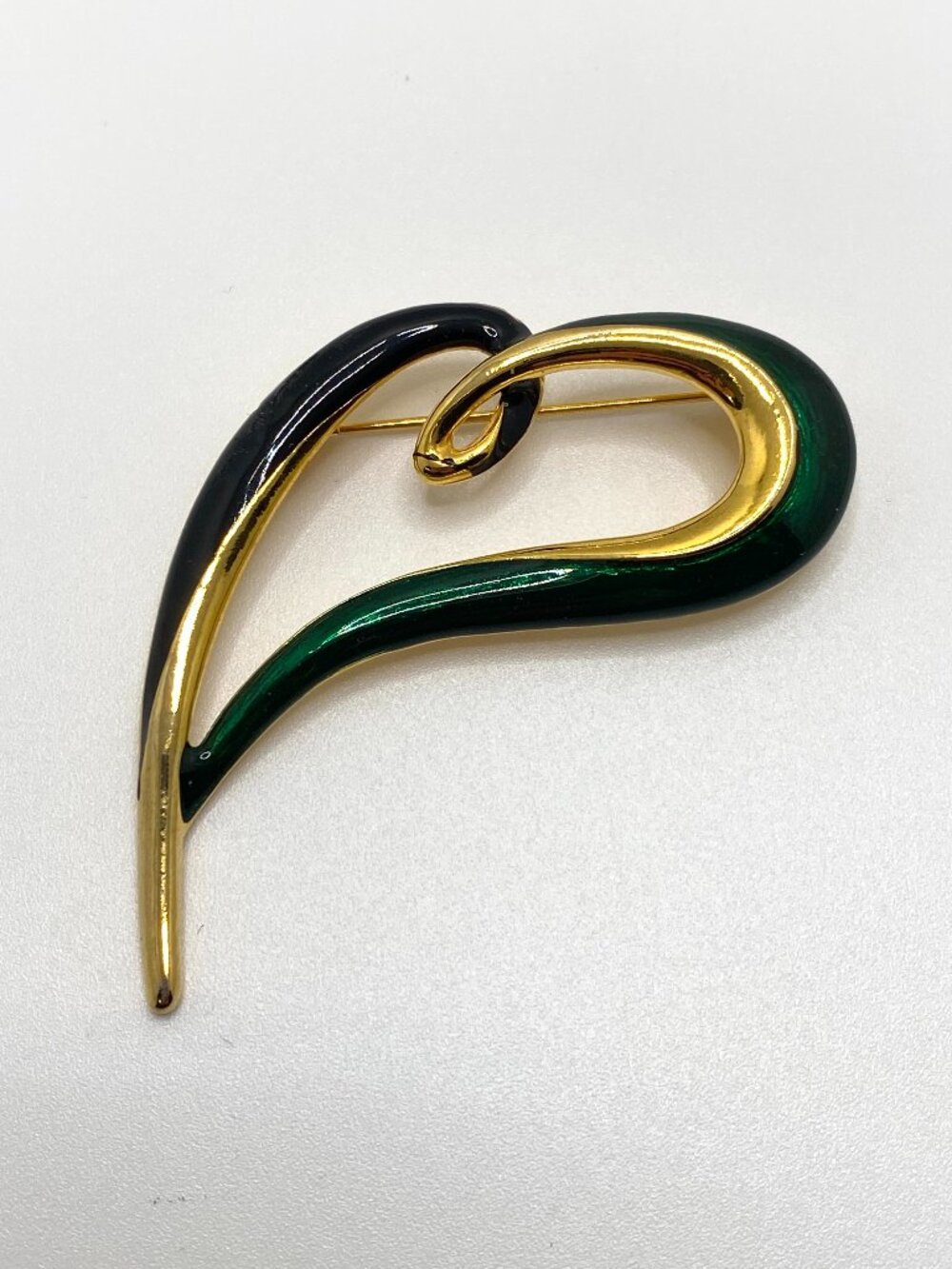 Vintage Brooch 1980s Emerald and Gold-Tone Heart Abstract Modern Artsy